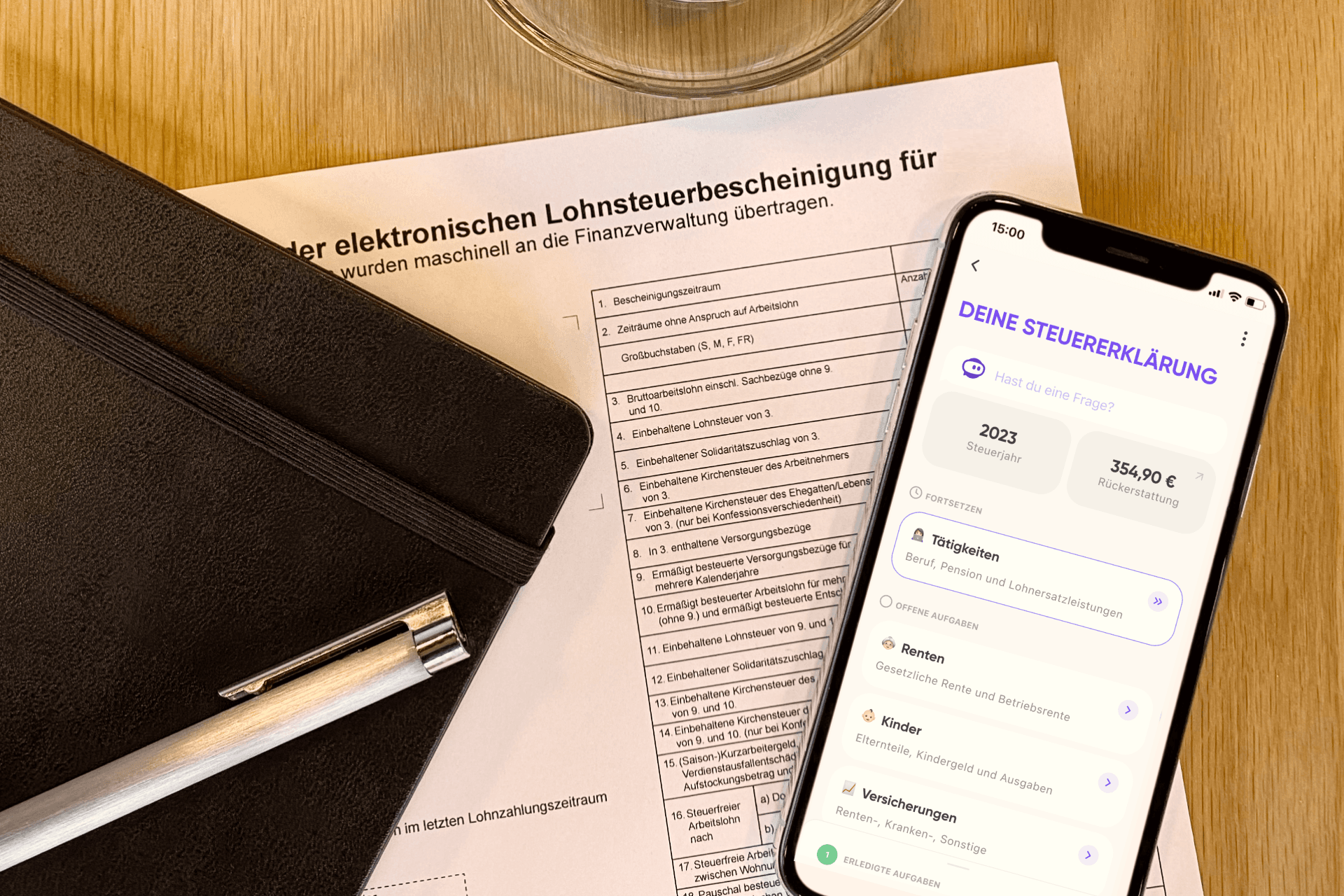 Chatscreen und Lohnsteuerbescheinigung